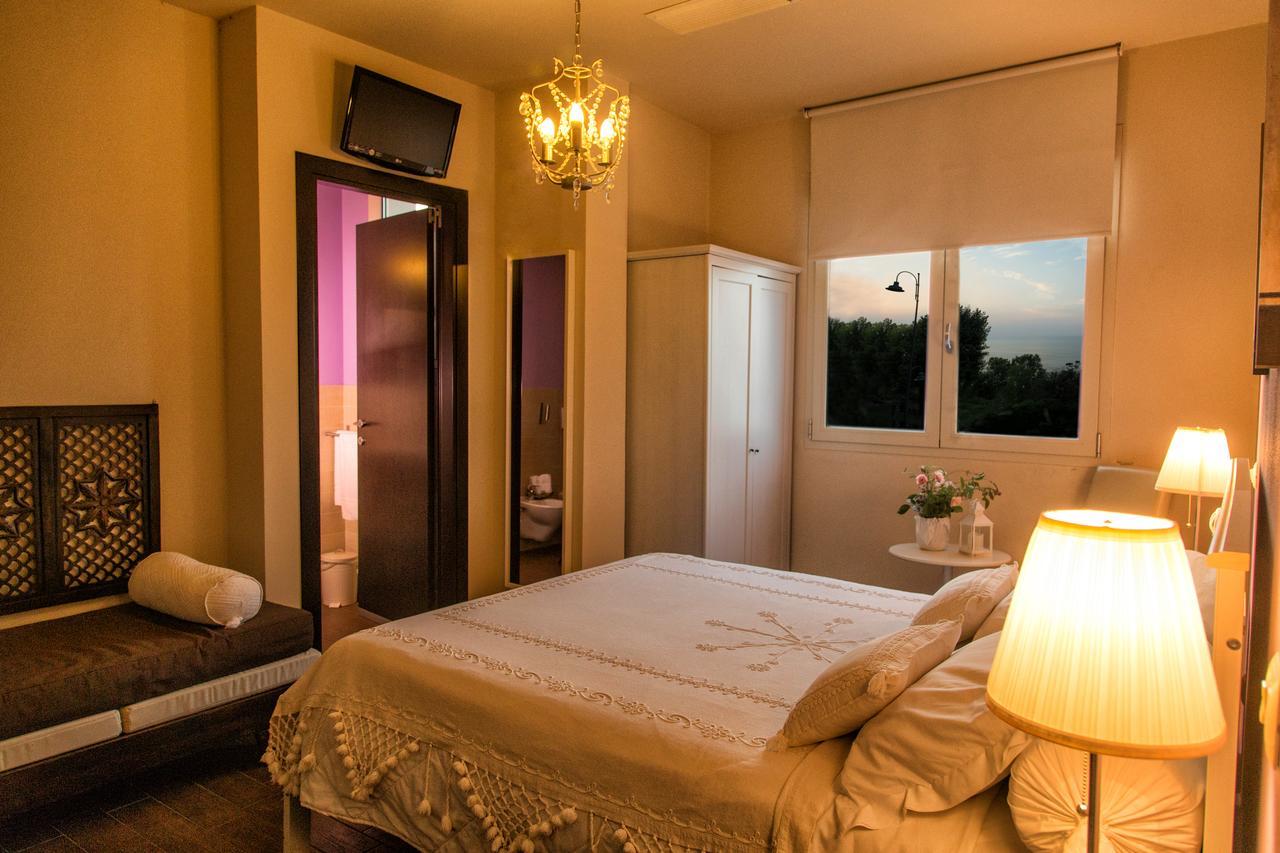 Bahita - Betty'S B&B Gabicce Mare Eksteriør billede